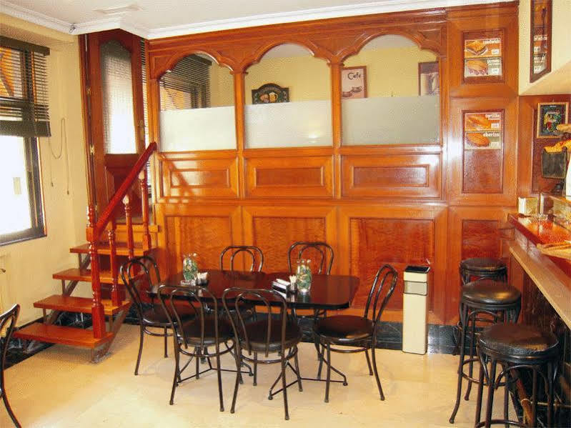 Hostal Arba Alcobendas Restaurant photo